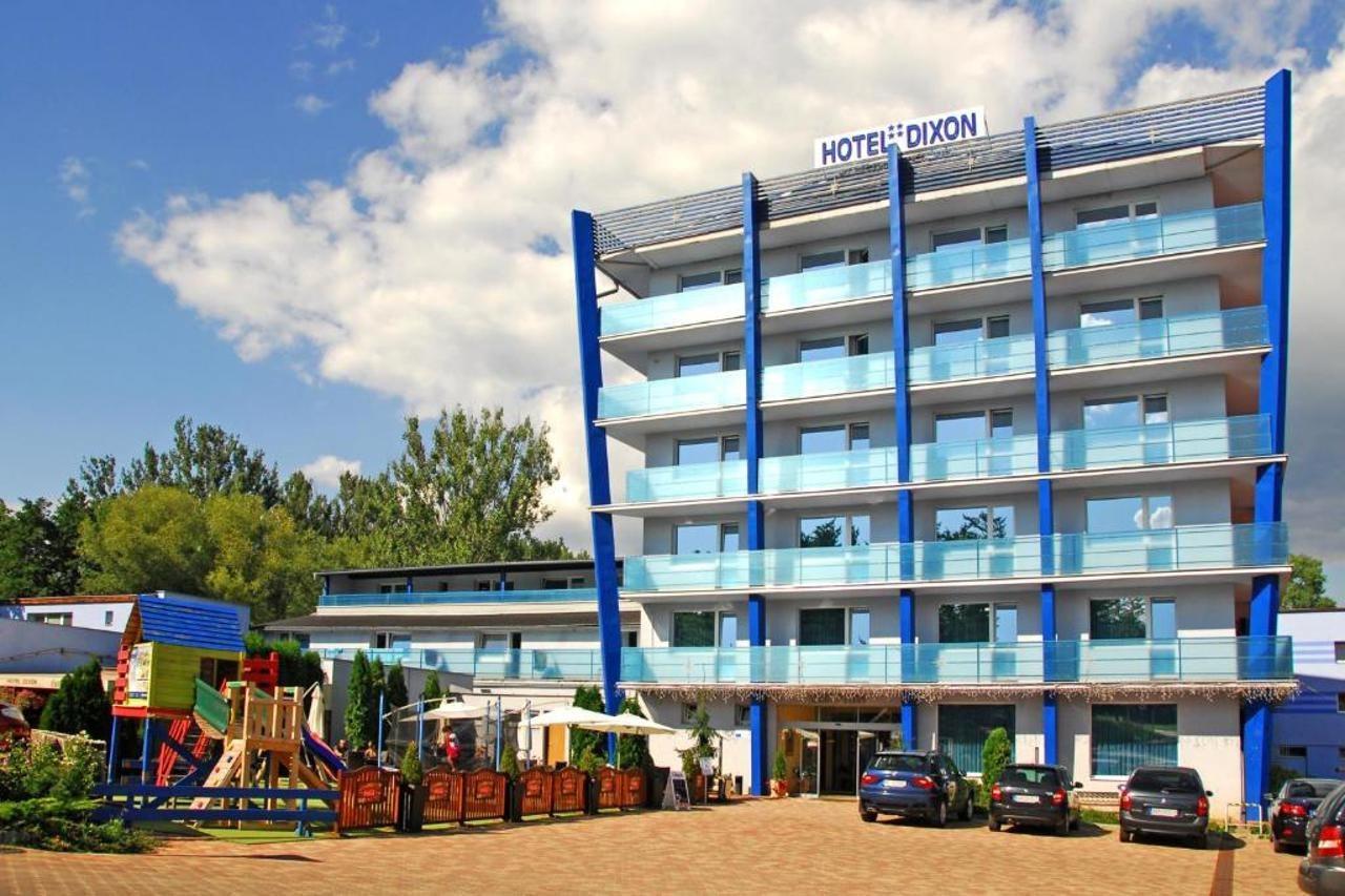 Hotel Dixon So Vstupom Do Bazena A Virivky Zdarma - Free Entrance To Pool And Jacuzzi Included Banská Bystrica Exterior foto